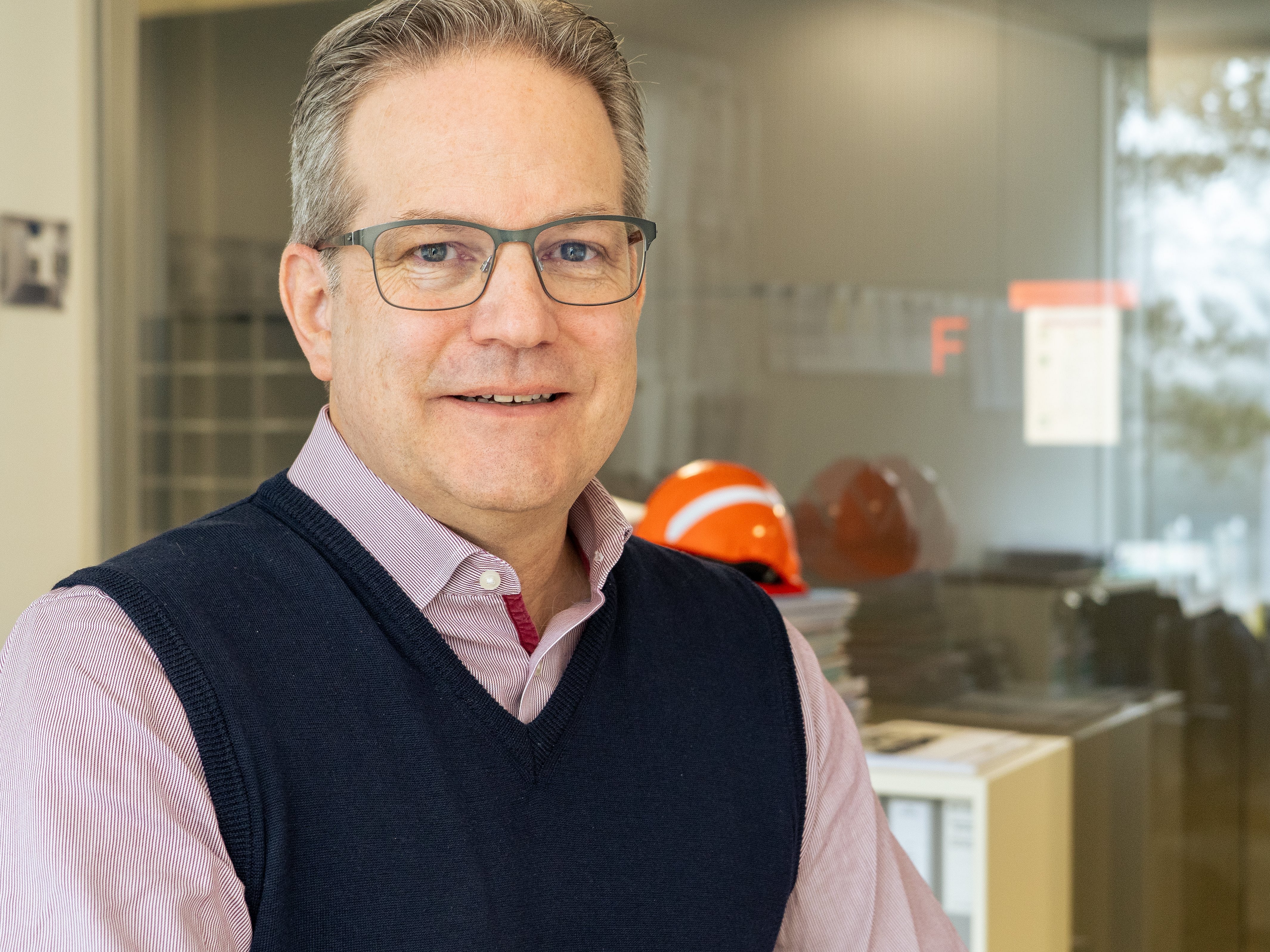 Professionnellement, conseil au maître d'ouvrage : Tobias Schär