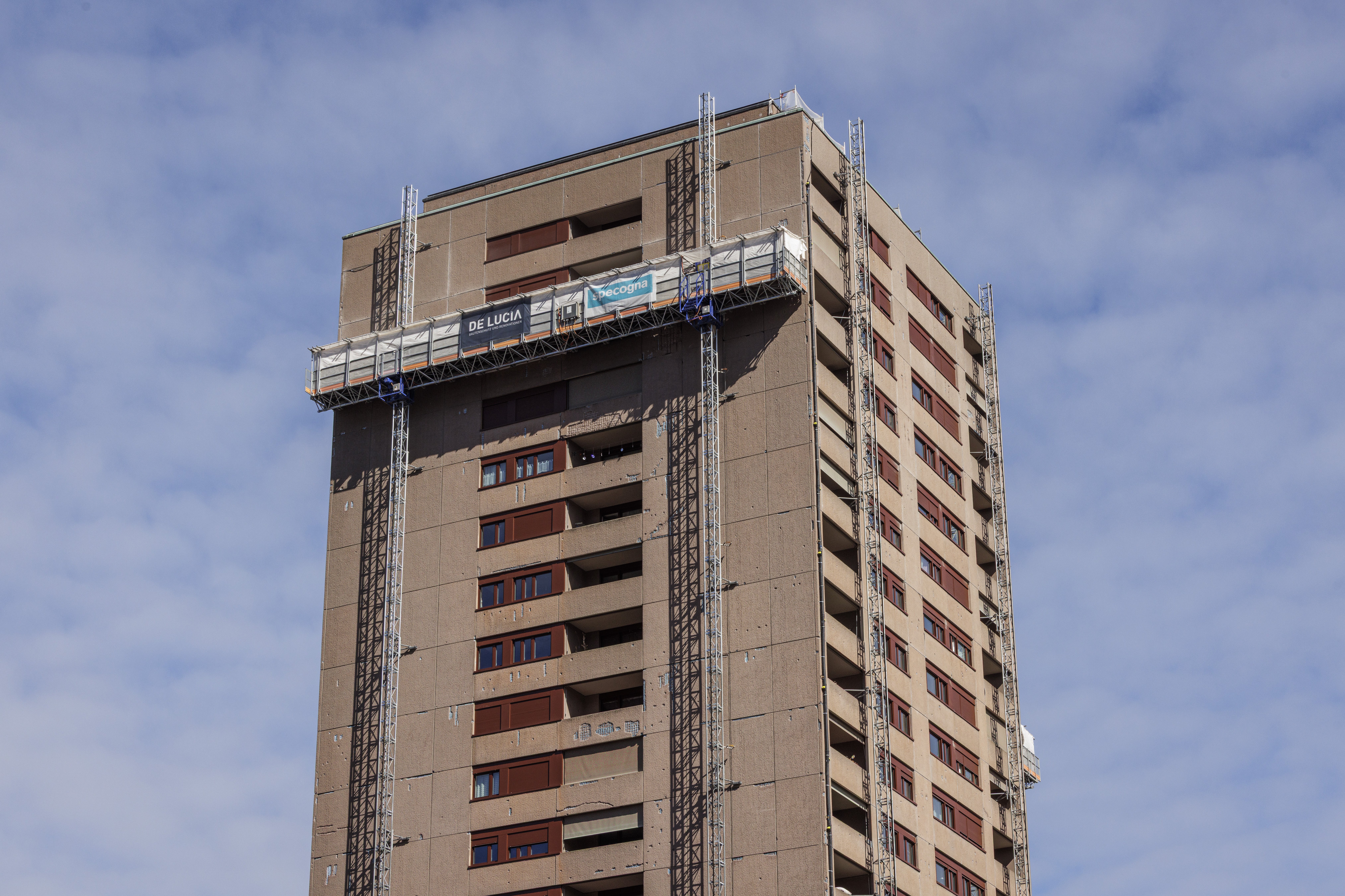 Hardau II Wohnturm während Instandsetzung