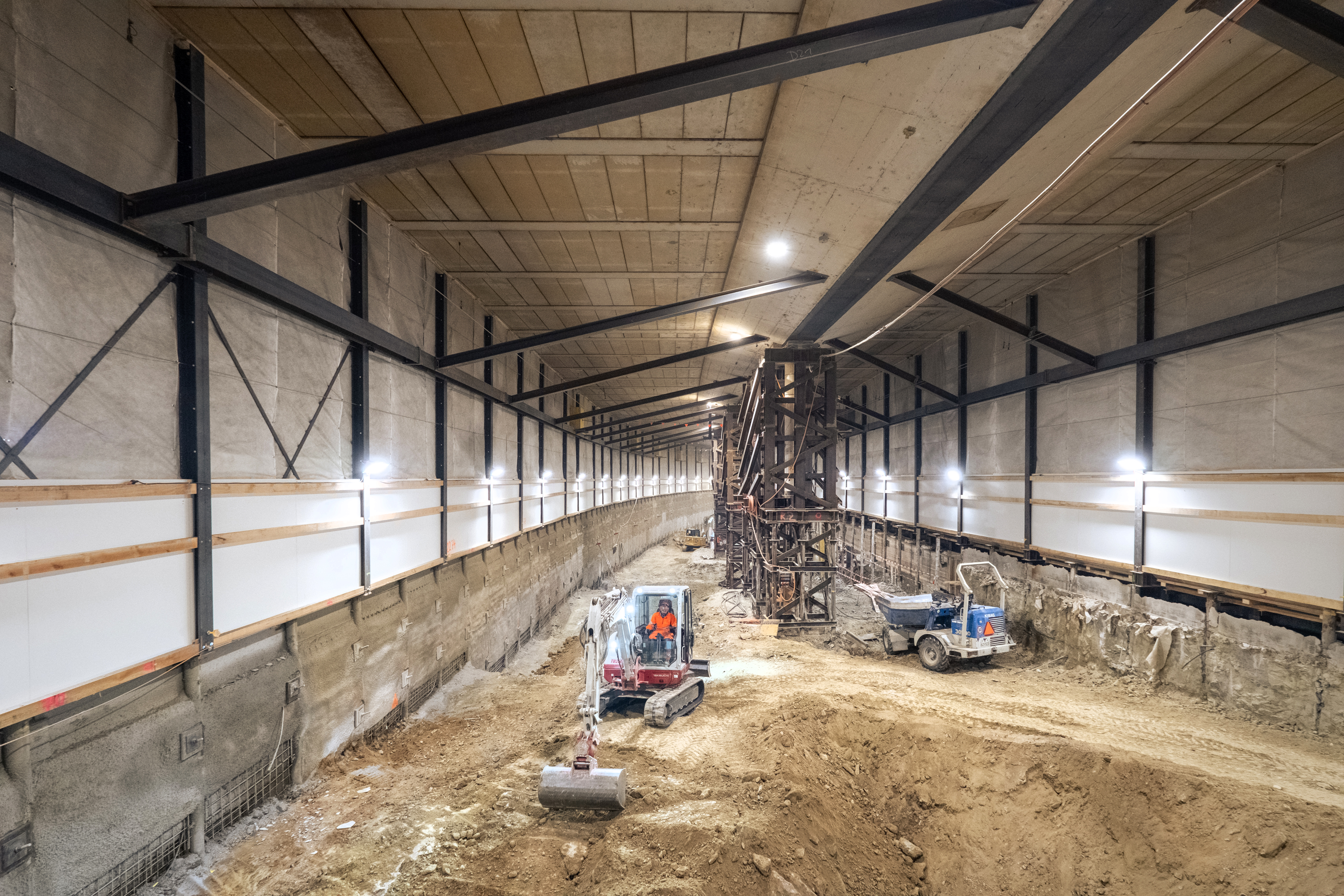 Baugrube für die «Unterführung Mitte» am Bahnhof Bern