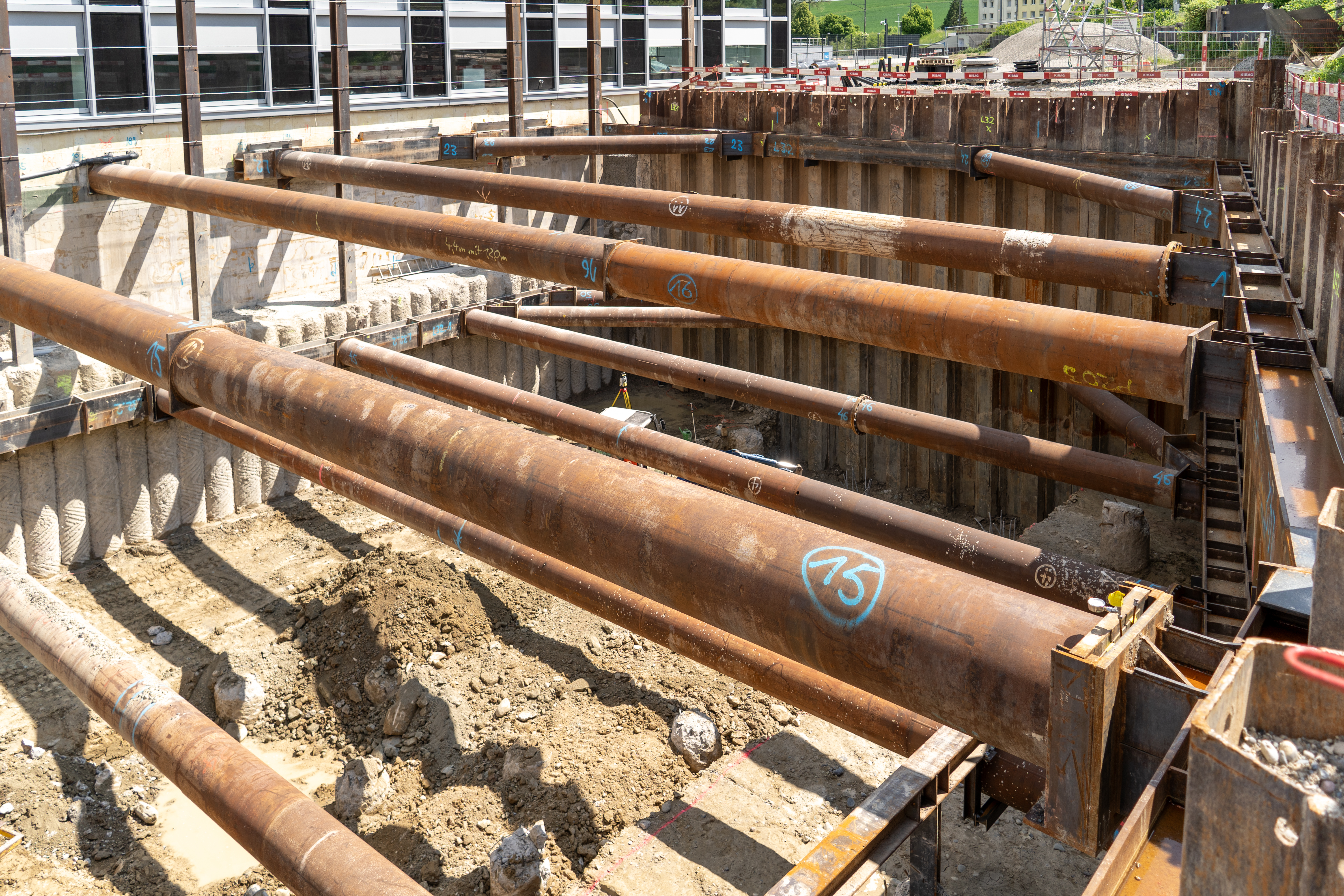 Baugrube für die Energiezentrale in Dielsdorf